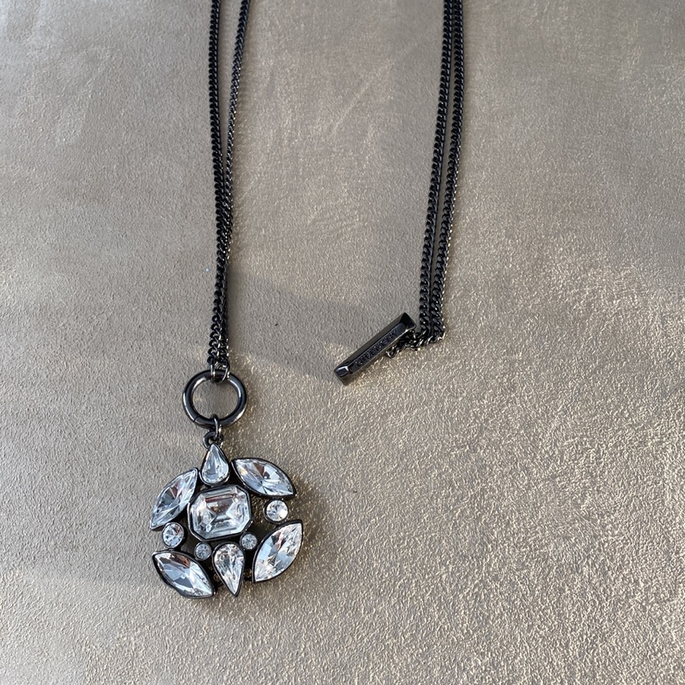 Givenchy necklace - Picture 5 of 5